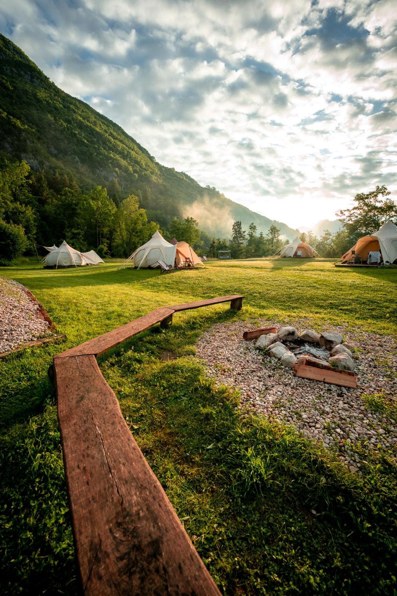 Hotel Glamping Gozdna Jasa Bovec Exterior foto