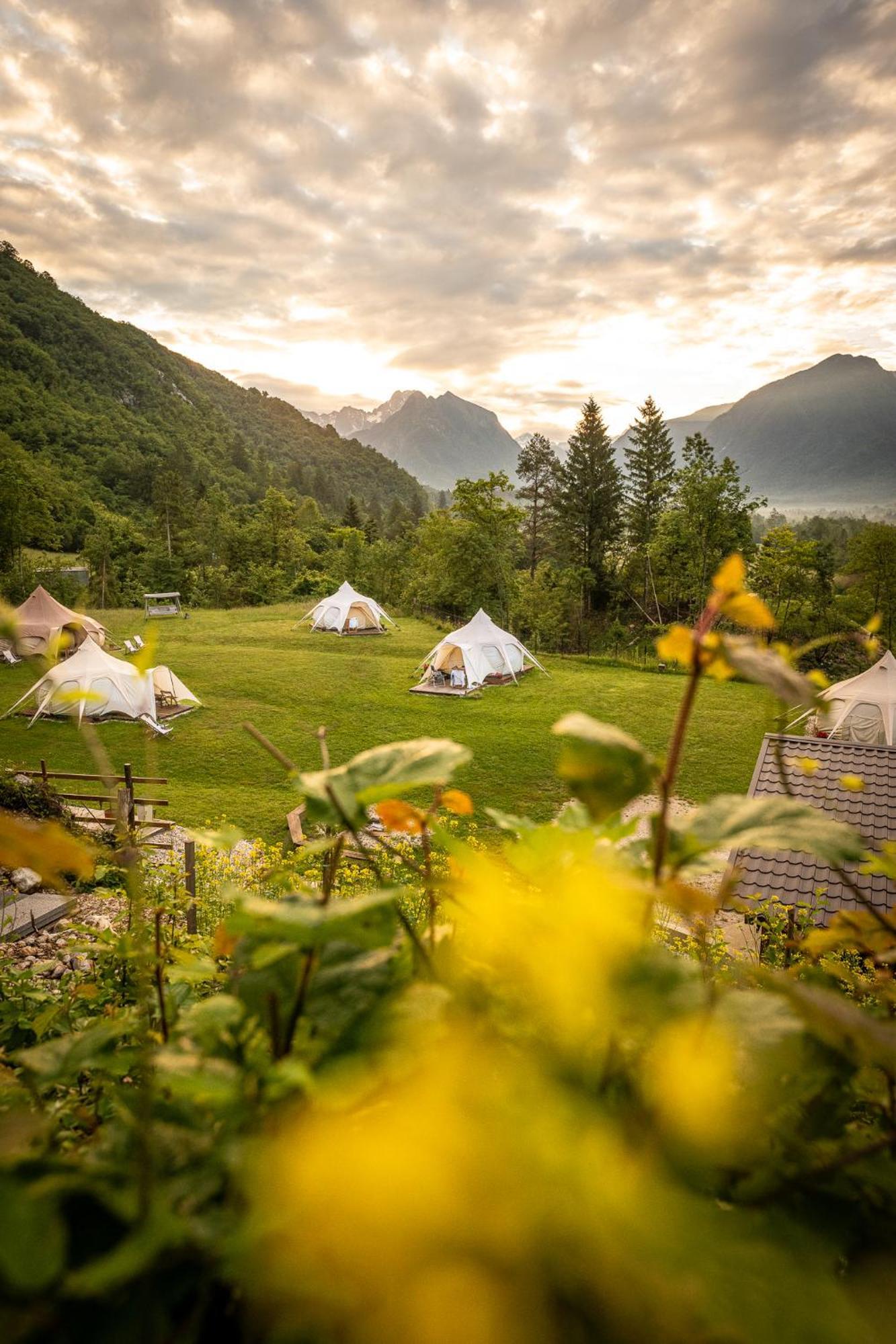 Hotel Glamping Gozdna Jasa Bovec Exterior foto