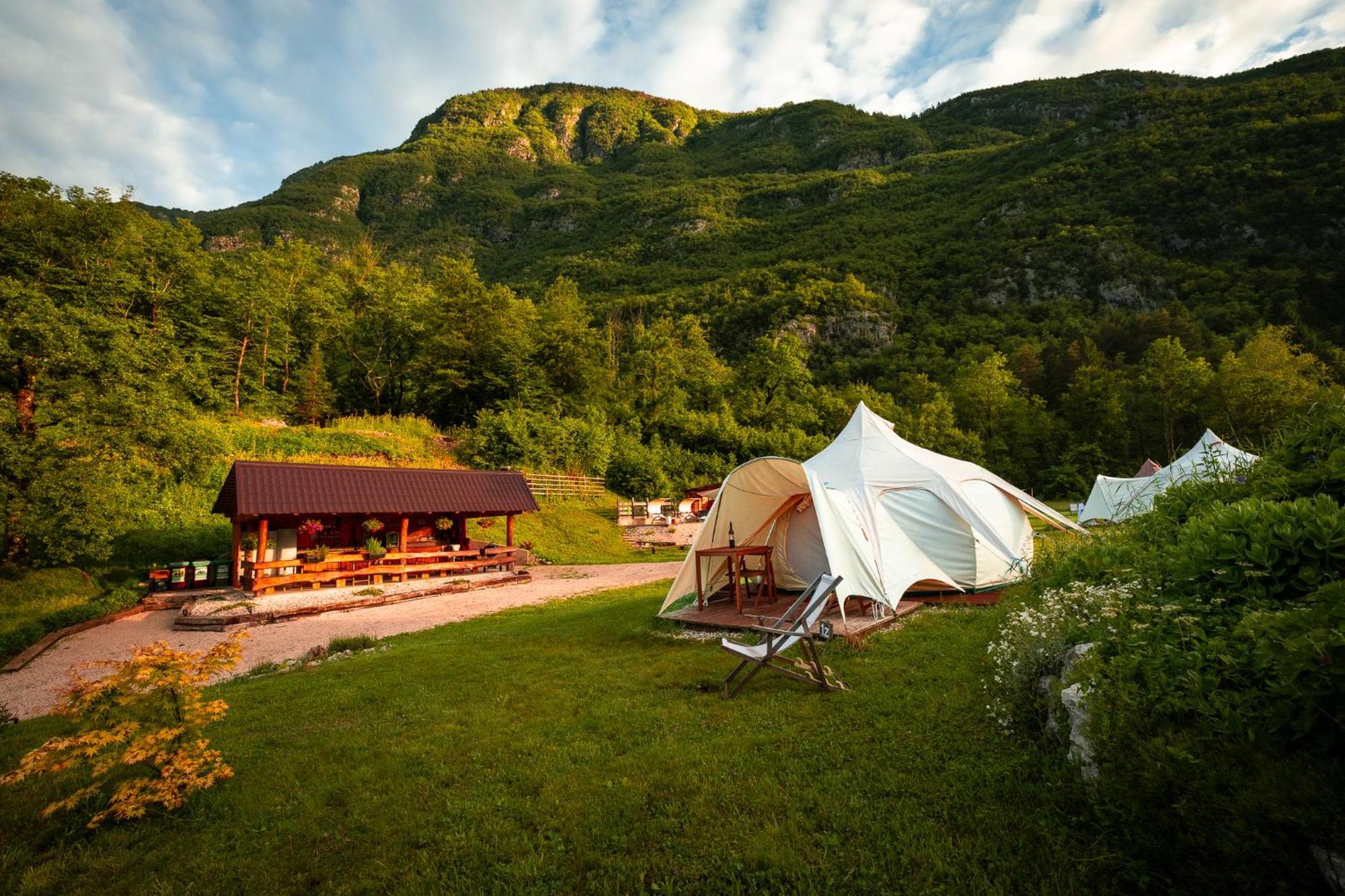 Hotel Glamping Gozdna Jasa Bovec Exterior foto