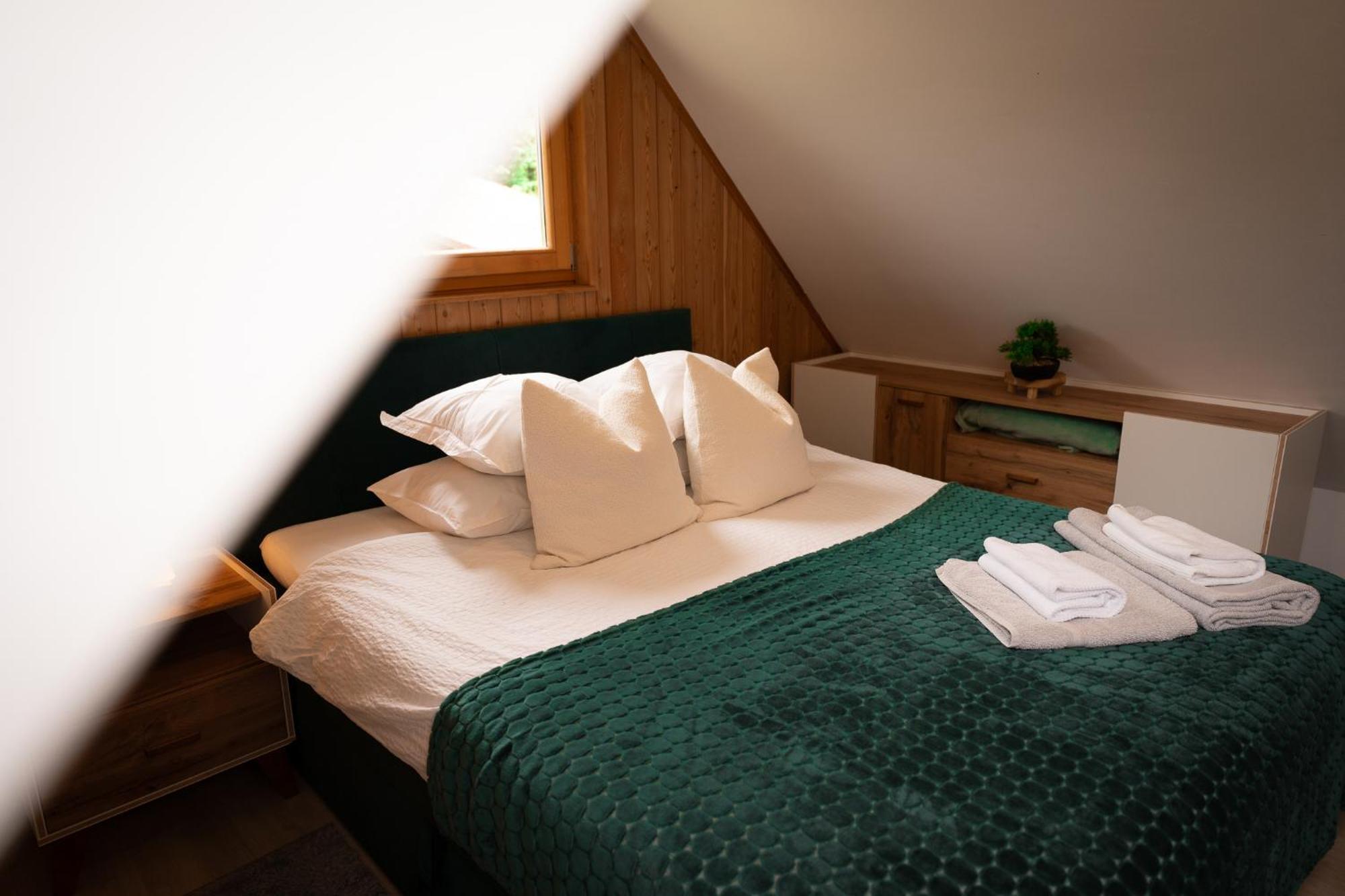 Hotel Glamping Gozdna Jasa Bovec Exterior foto
